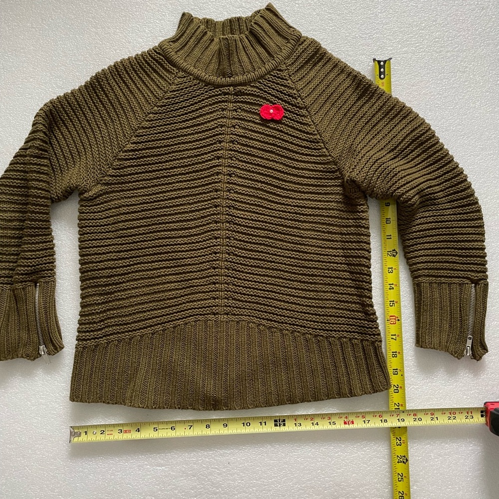 Reunited Clothing Women’s Pull Over Olive/Green  sweater |Size Small